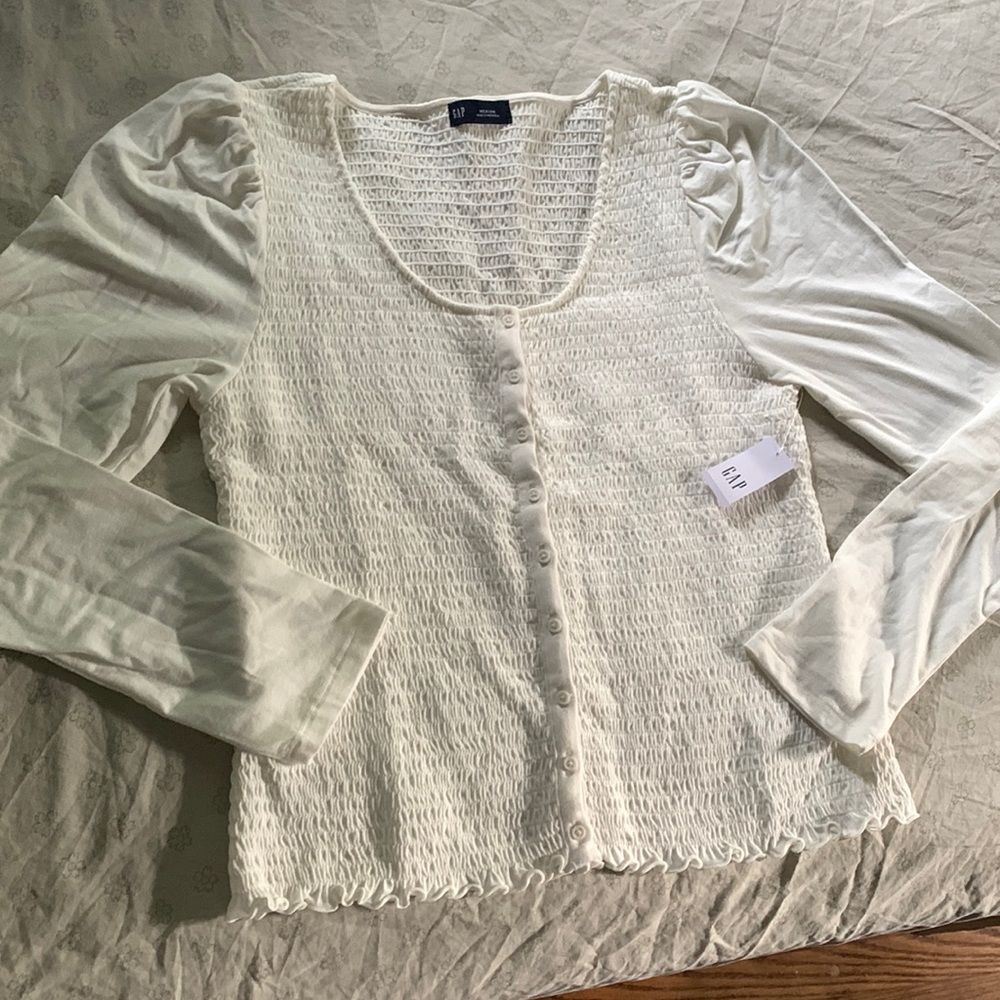 NWT Ruched Button Up Top - Picture 4 of 6